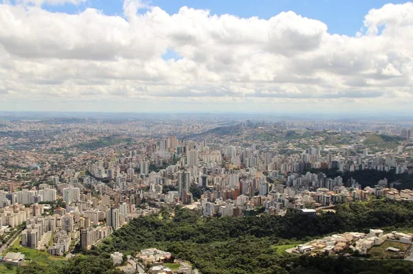 Brezilya 'nın Belo Horizonte şehrinin güzel hava manzarası