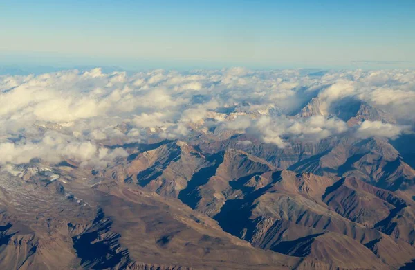 Hermosa Vista Aérea Las Montañas Las Nubes —  Fotos de Stock