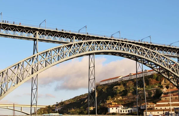 Mimari manzara, binalar ve caddeler liman kenti, Porto, Portekiz