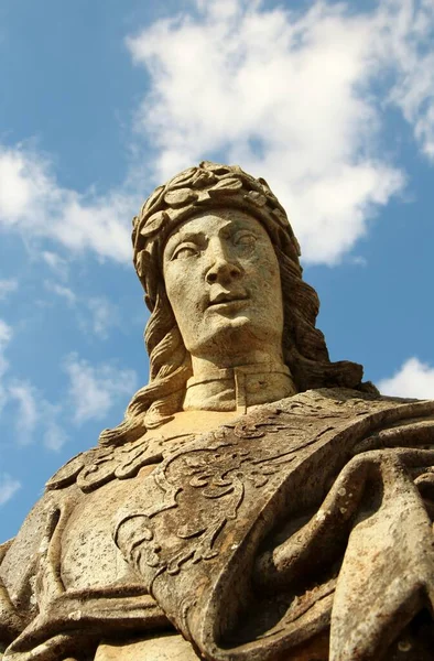 18. yüzyılın ikinci yarısında Bon Jesus de Matosinhos 'daki farklı Hıristiyan peygamberlerin heykelleri, Brezilya' nın Kongonhas şehrinde Haç Yolu 'na adanmış rokoko kilisesi. 