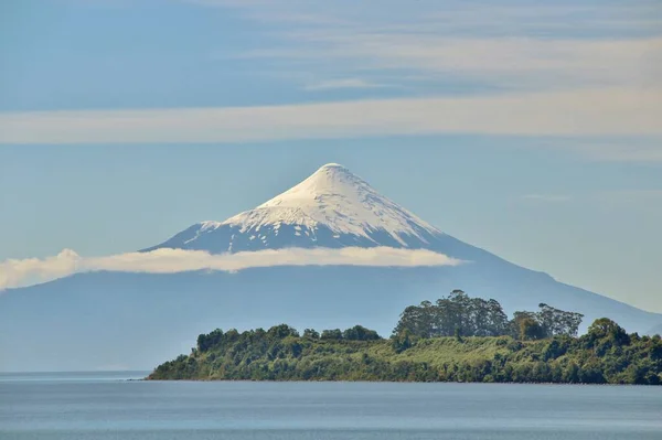 Karlı Volkanın Manzarası Şili — Stok fotoğraf