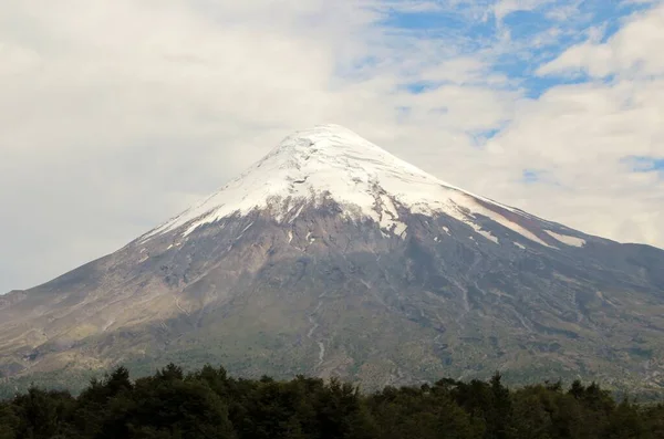 Vista Panorámica Del Volcán Con Nieve Chile —  Fotos de Stock