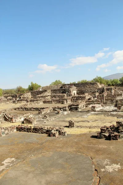 Teotihuacan manzarası, Meksika 'da antik bir şehir.