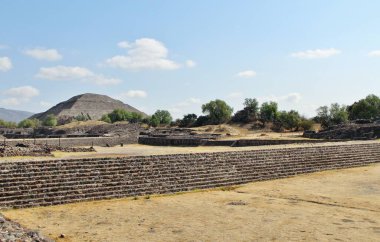 Teotihuacan manzarası, Meksika 'da antik bir şehir.