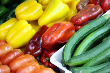 Salata ve sebze kutularının yakın görüntüsü