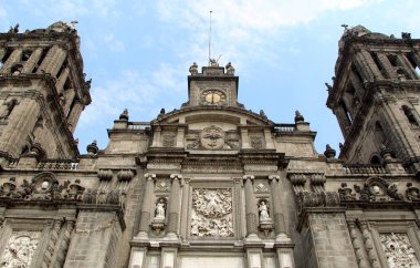 Mexico City 'de sömürge tarzı bir katedral.