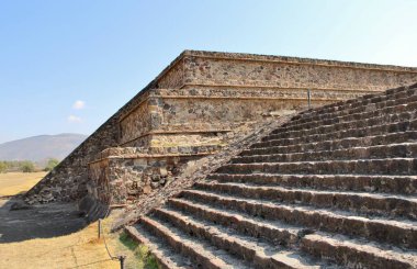 Teotihuacan manzarası, Meksika 'da antik bir şehir.