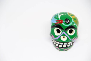 Beyaz arkaplanda Meksika kafatası