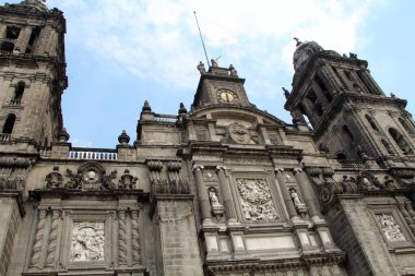 Mexico City 'de sömürge tarzı bir katedral.
