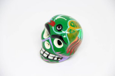 Beyaz arkaplanda Meksika kafatası