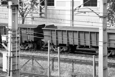 Tren istasyonundaki raylar.