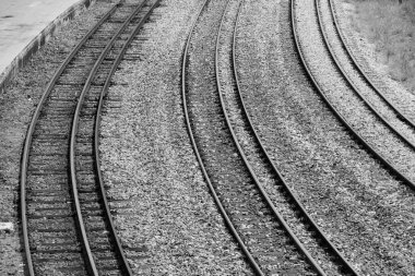 Tren istasyonundaki raylar.