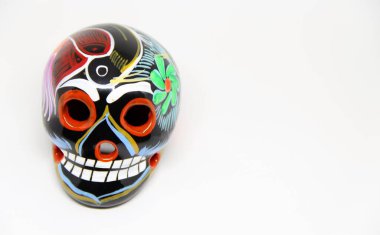 Beyaz arkaplanda Meksika kafatası