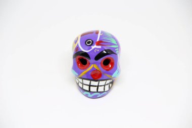 Beyaz arkaplanda Meksika kafatası