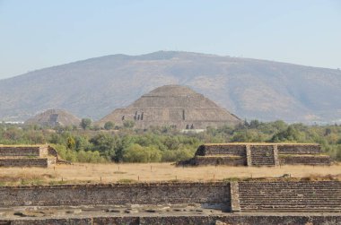 Teotihuacan manzarası, Meksika 'da antik bir şehir.