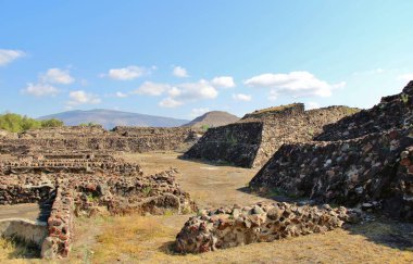 Teotihuacan manzarası, Meksika 'da antik bir şehir.