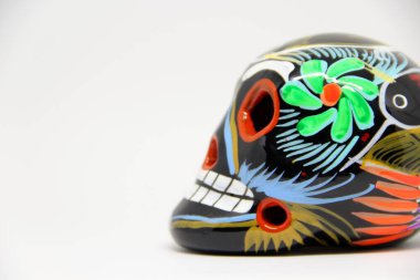 Beyaz arkaplanda Meksika kafatası