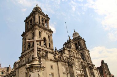 Mexico City 'de sömürge tarzı bir katedral.