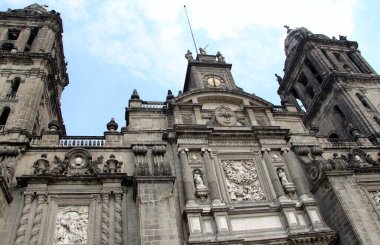 Mexico City 'de sömürge tarzı bir katedral.