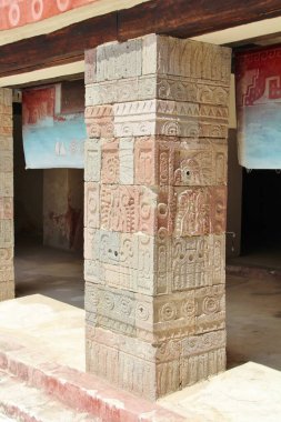 Meksika 'da antik bir şehir olan Teotihuacan, piramitlerin ve harabelerin manzarası