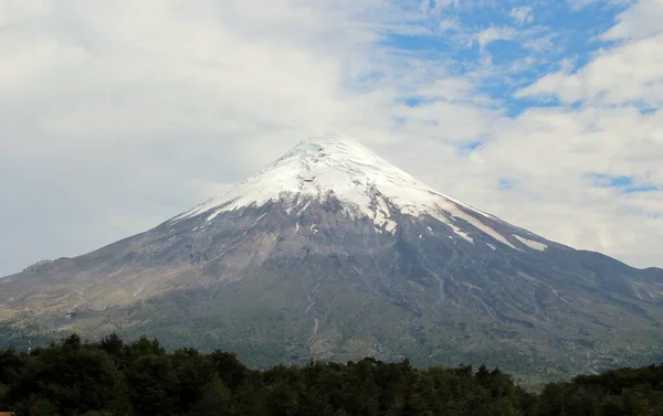 Vista Panorámica Del Volcán Con Nieve Chile —  Fotos de Stock