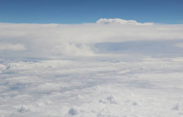 Nuvole Bianche Nel Cielo Blu — Foto Stock