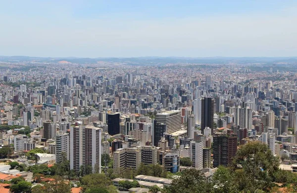 Brezilya 'nın Belo Horizonte kentinin havadan görünüşü