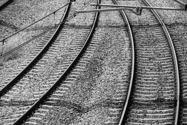 Tren istasyonundaki raylar.