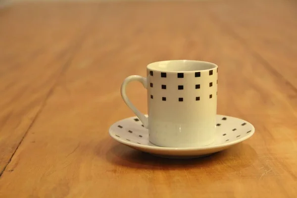 Vista Una Taza Café Vacía Sobre Platillo Fondo Madera — Foto de Stock