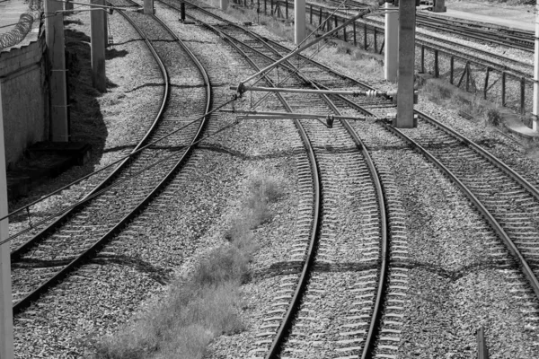 Tren istasyonundaki raylar.