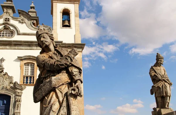 18. yüzyılın ikinci yarısında Bon Jesus de Matosinhos 'daki farklı Hıristiyan peygamberlerin heykelleri, Brezilya' nın Kongonhas şehrinde Haç Yolu 'na adanmış rokoko kilisesi. 