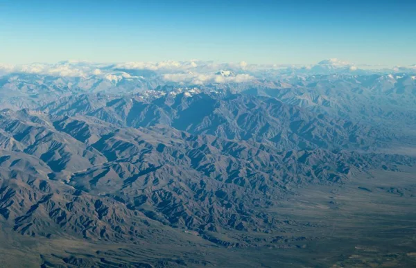 Hermosa Vista Aérea Las Montañas Las Nubes —  Fotos de Stock