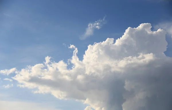 Awan Putih Langit Biru — Stok Foto