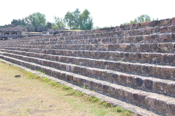 Teotihuacan manzarası, Meksika 'da antik bir şehir.