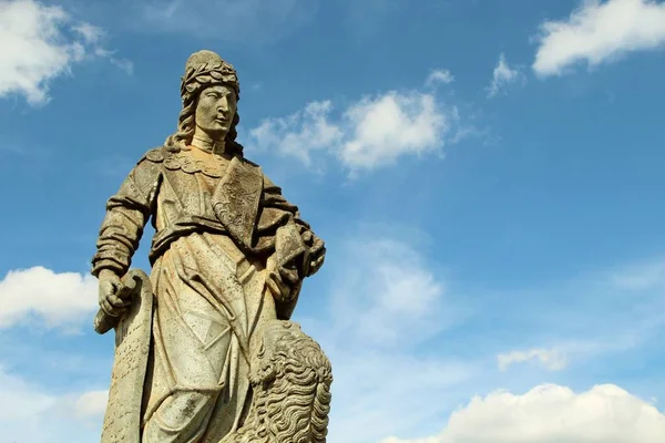 18. yüzyılın ikinci yarısında Bon Jesus de Matosinhos 'daki farklı Hıristiyan peygamberlerin heykelleri, Brezilya' nın Kongonhas şehrinde Haç Yolu 'na adanmış rokoko kilisesi. 