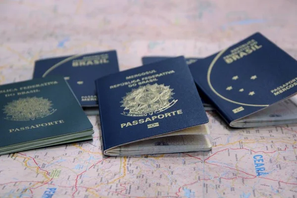 Vue Rapprochée Plusieurs Passeports Sur Carte — Photo