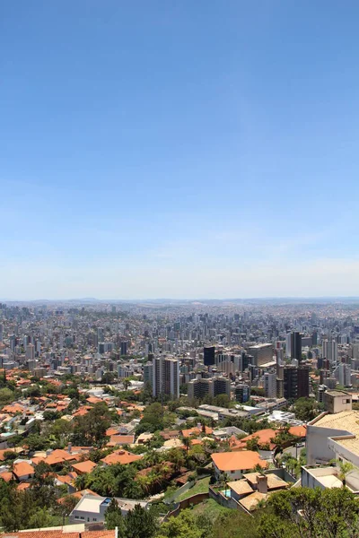 Brezilya 'nın Belo Horizonte kentinin havadan görünüşü