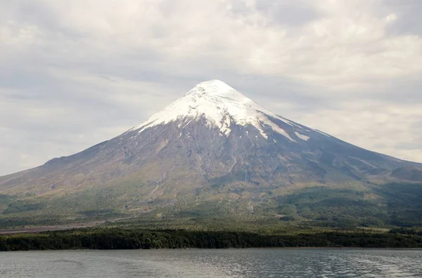 Vista Panorámica Del Volcán Con Nieve Chile —  Fotos de Stock