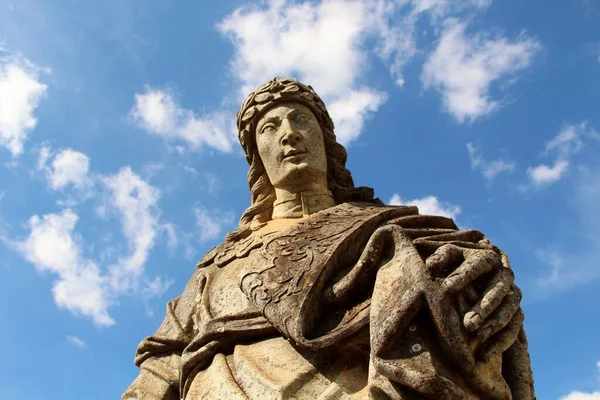 18. yüzyılın ikinci yarısında Bon Jesus de Matosinhos 'daki farklı Hıristiyan peygamberlerin heykelleri, Brezilya' nın Kongonhas şehrinde Haç Yolu 'na adanmış rokoko kilisesi. 