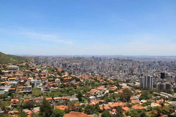 Brezilya 'nın Belo Horizonte kentinin havadan görünüşü