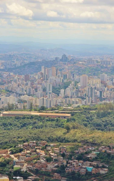 Brezilya 'nın Belo Horizonte şehrinin güzel hava manzarası