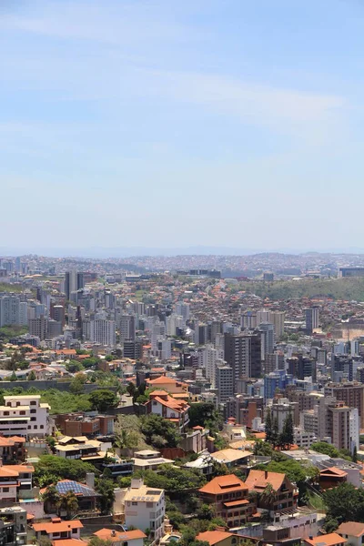 Brezilya 'nın Belo Horizonte kentinin havadan görünüşü