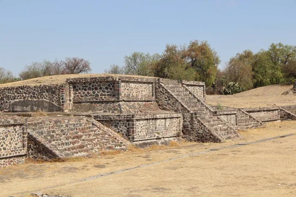 Teotihuacan manzarası, Meksika 'da antik bir şehir.