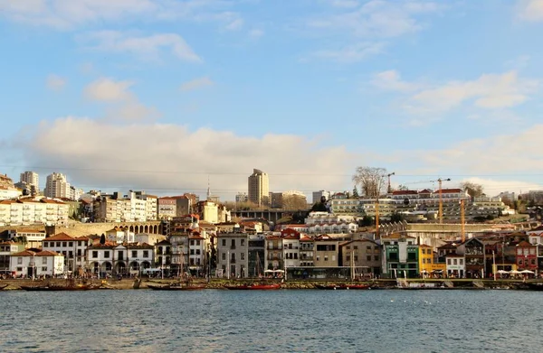 Mimari manzara, binalar ve caddeler liman kenti, Porto, Portekiz