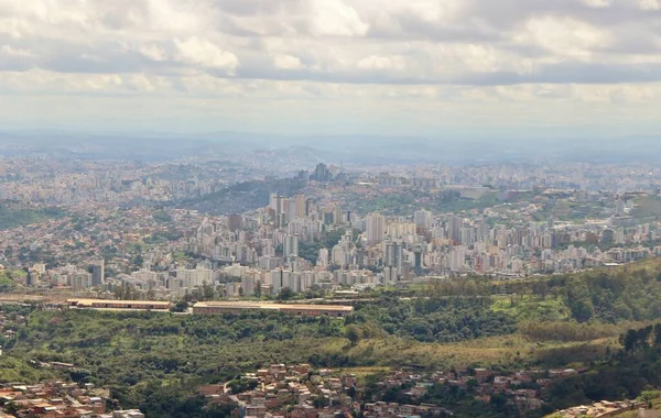 Brezilya 'nın Belo Horizonte şehrinin güzel hava manzarası