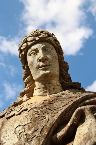 18. yüzyılın ikinci yarısında Bon Jesus de Matosinhos 'daki farklı Hıristiyan peygamberlerin heykelleri, Brezilya' nın Kongonhas şehrinde Haç Yolu 'na adanmış rokoko kilisesi. 