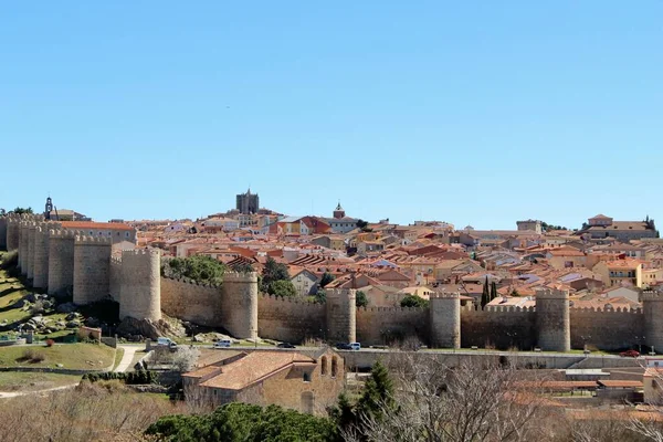 Ortaçağ şehri, Avila duvarları, İspanya