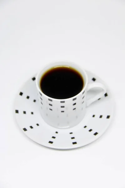 Vue Une Tasse Café Pleine Sur Une Soucoupe Fond Blanc — Photo