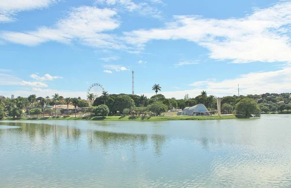 BH, BRAZIL - 24 Aralık 2016 'da Brezilya' nın Belo Horizonte kentinde, Assisi 'li Aziz Francis Kilisesi' nin dış görünüşü. Oscar Niemeyer tarafından tasarlandı. Pampulha Kilisesi olarak bilinir..