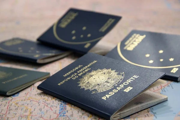 Vista Primer Plano Varios Pasaportes Mapa — Foto de Stock